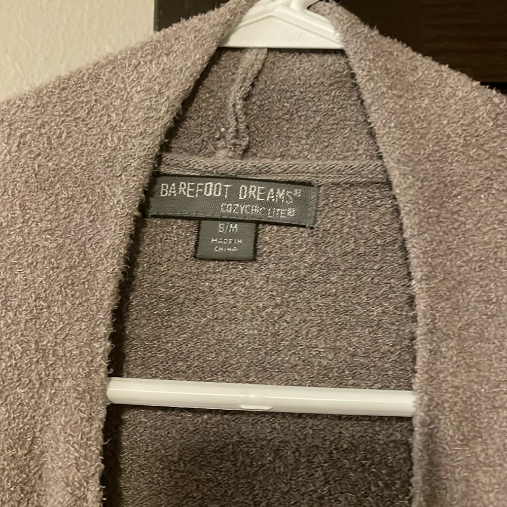 Like new Barefoot Dreams calypso waterfall cardigan. - Picture 2 of 4